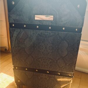 Rare Vince Camuto Python Print Rolling Carryon Suitcase in Gray/Taupe